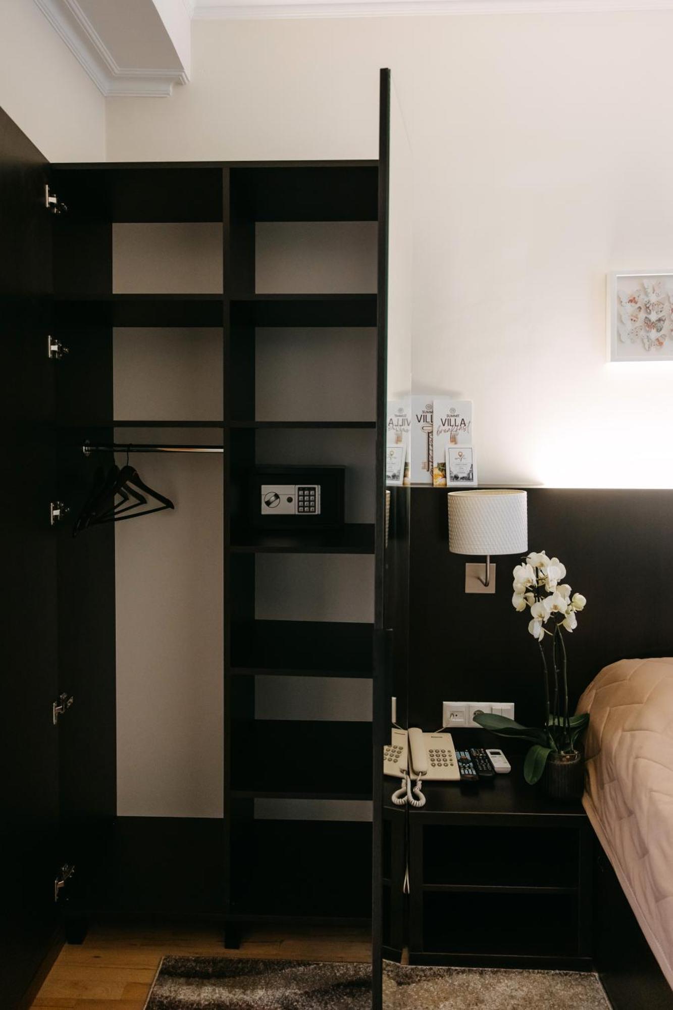 Summit Villa Chişinău Eksteriør billede