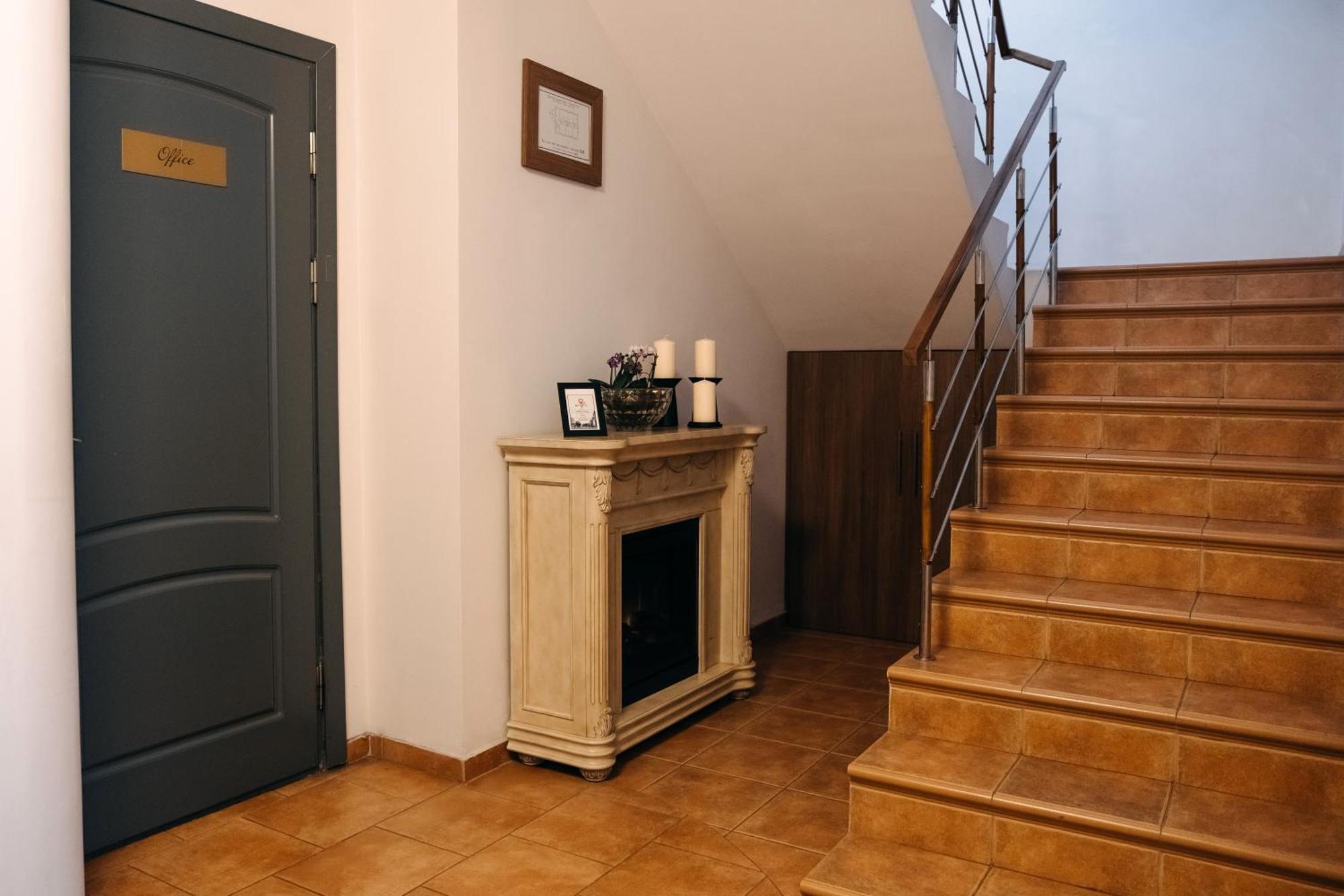 Summit Villa Chişinău Eksteriør billede