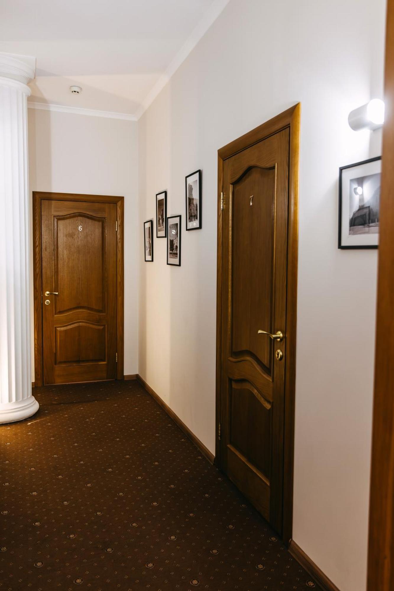 Summit Villa Chişinău Eksteriør billede