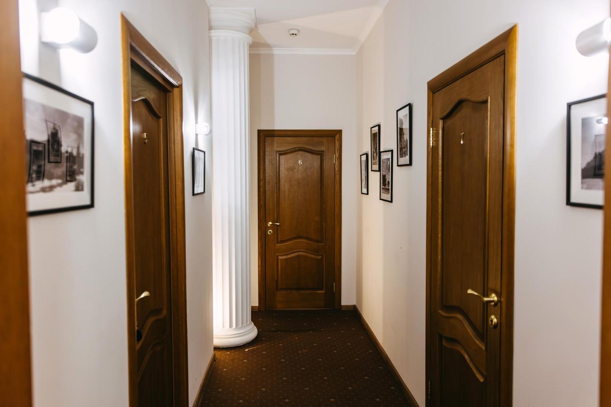 Summit Villa Chişinău Eksteriør billede