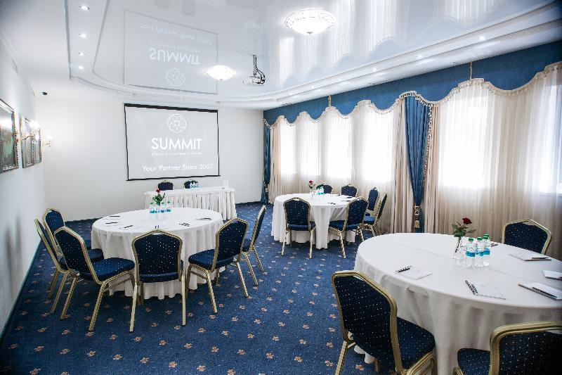 Summit Villa Chişinău Eksteriør billede