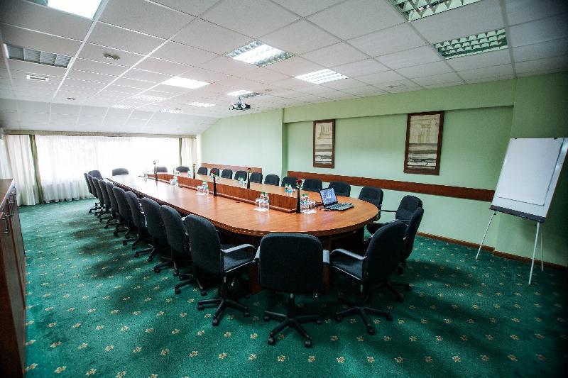 Summit Villa Chişinău Eksteriør billede