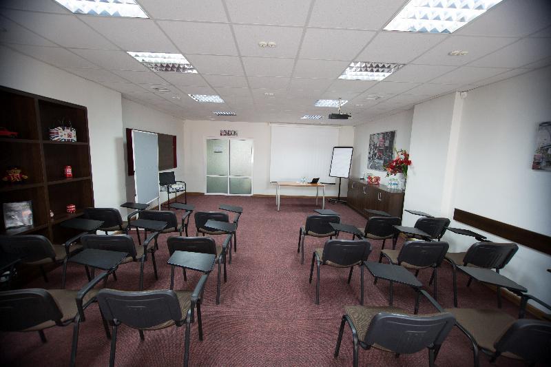 Summit Villa Chişinău Eksteriør billede