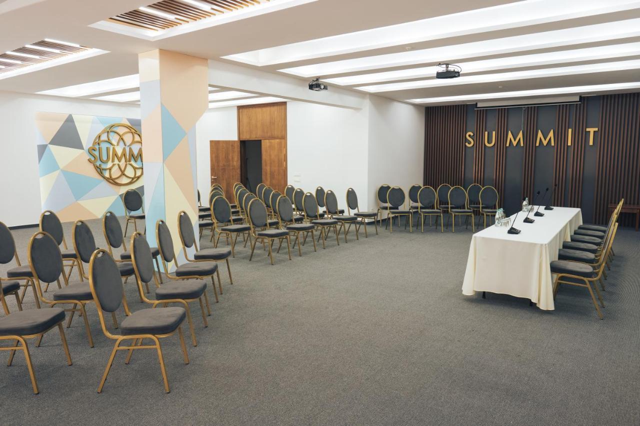 Summit Villa Chişinău Eksteriør billede