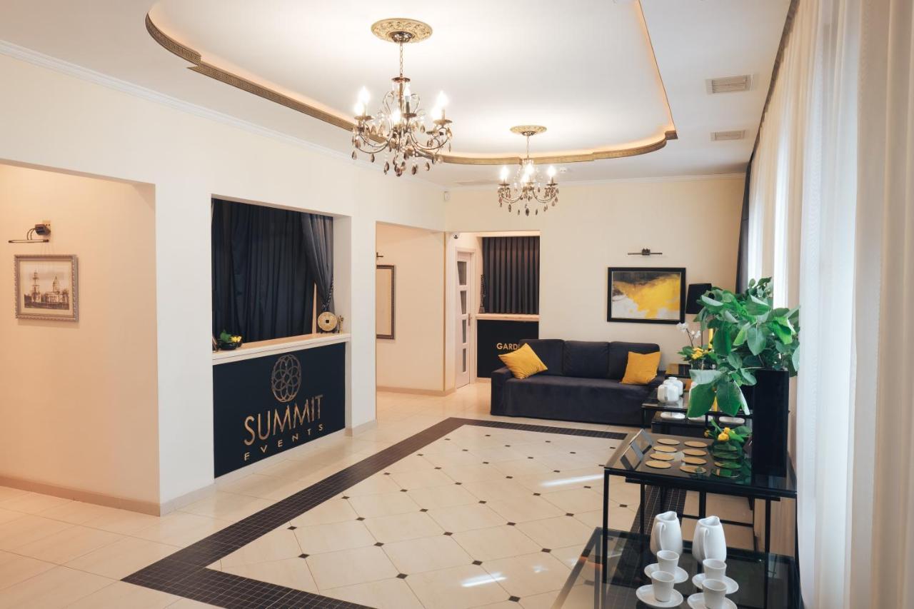 Summit Villa Chişinău Eksteriør billede